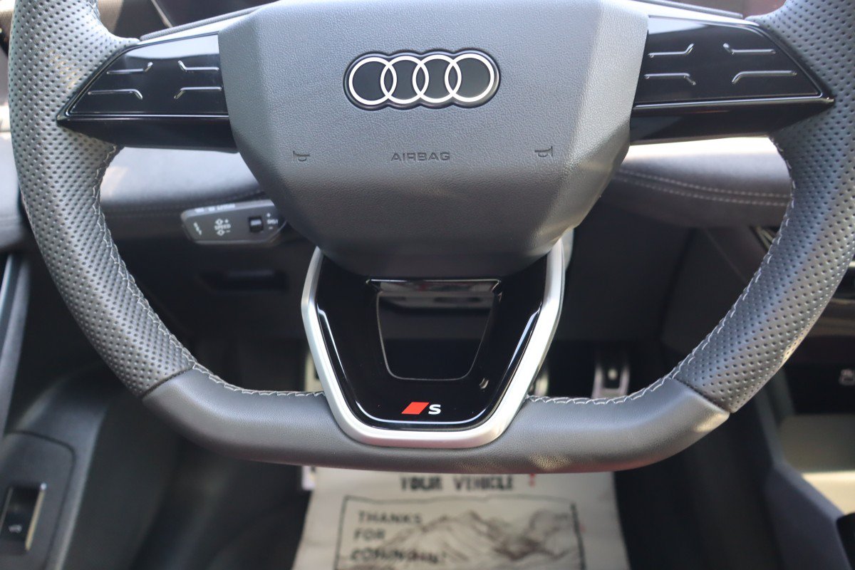 Used 2025 Audi S6 e-tron Prestige AWD/4WD image 17