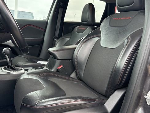 Used 2018 Jeep Cherokee Trailhawk w/ Cold Weather Group image 14