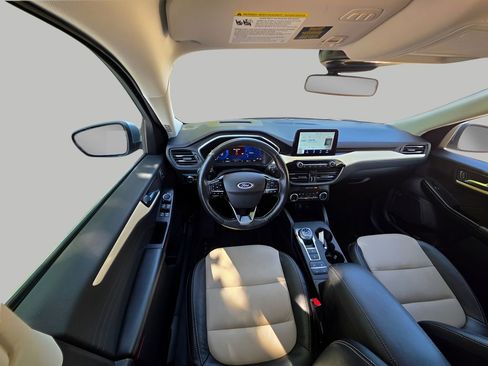 Used 2022 Ford Escape Titanium w/ Titanium Elite Package AWD/4WD image 11