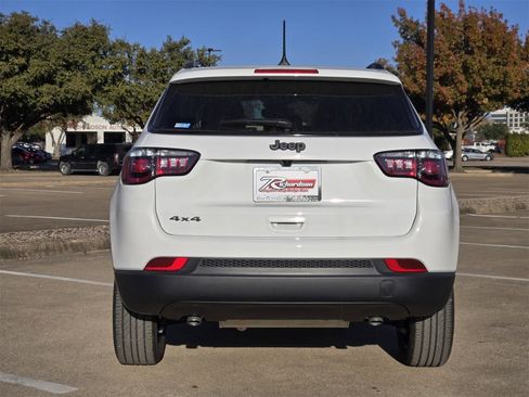 New 2026 Jeep Compass Latitude image 5