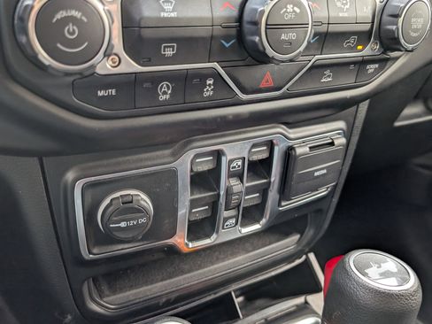 Used 2022 Jeep Wrangler Unlimited Sport w/ Sun And Sound Package AWD/4WD image 20