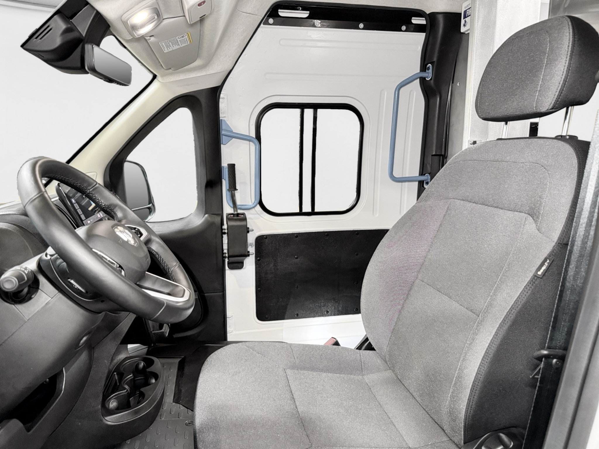 Used 2024 RAM ProMaster 3500 w/ Delivery Van Package FWD image 18