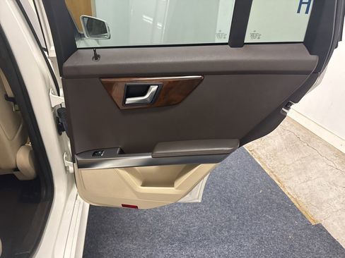 Used 2015 Mercedes-Benz GLK 350 4MATIC image 17