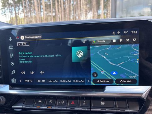 Used 2025 Chevrolet Silverado 1500 LT image 36