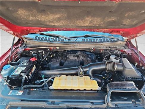 Used 2018 Ford Expedition XLT w/ Equipment Group 202A AWD/4WD image 24