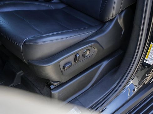 Used 2021 Chevrolet Tahoe LT w/ LT Signature Package image 7