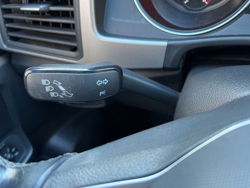 Used 2020 Volkswagen Atlas Cross Sport SE w/ Towing Package image 37