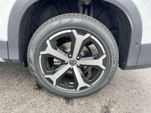 New 2025 Volkswagen Tiguan SE image 35