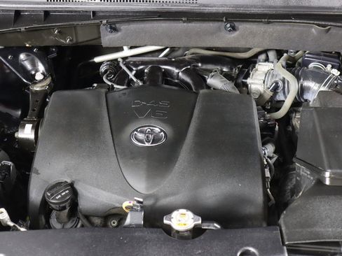 Used 2018 Toyota Highlander XLE image 23