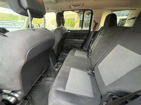 Used 2016 Jeep Patriot Latitude AWD/4WD image 20
