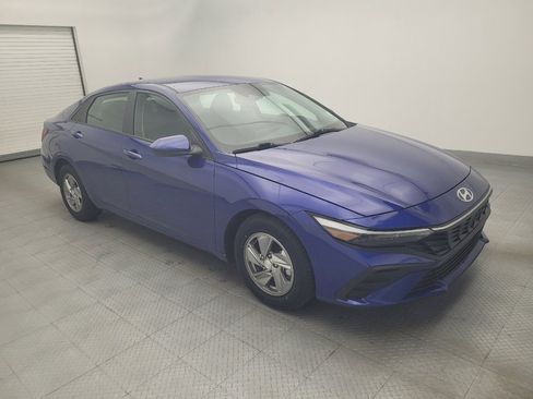 Used 2024 Hyundai Elantra SE FWD image 13