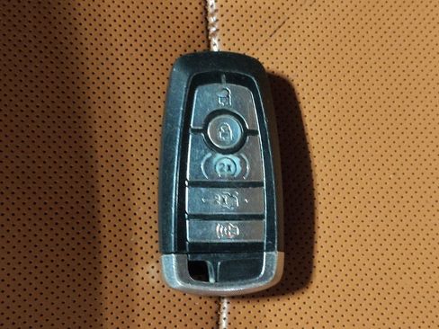 Used 2019 Ford Fusion Titanium FWD image 32