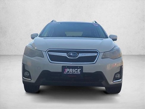 Used 2016 Subaru Crosstrek 2.0i Premium AWD/4WD image 2