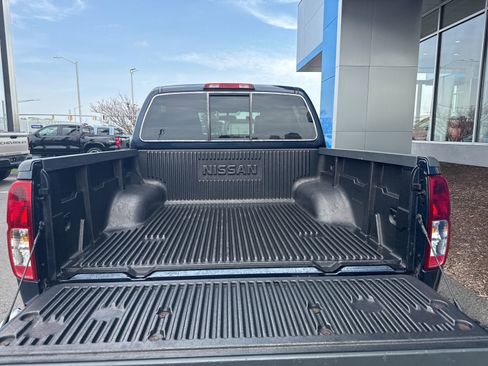 Used 2019 Nissan Frontier SV image 14