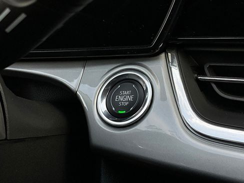 Used 2025 Chevrolet Trax LT image 26