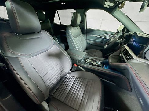 New 2025 Ford Explorer ST-Line w/ Premium Package image 31