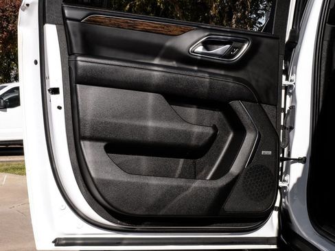 Used 2022 Chevrolet Suburban Premier image 49