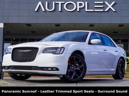 Used 2023 Chrysler 300 S image 1