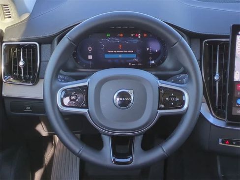 New 2025 Volvo XC90 B5 Plus w/ Protection Package Premier image 22