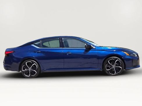 Used 2024 Nissan Altima 2.5 SR FWD image 28