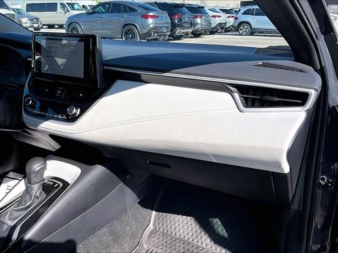 Used 2025 Toyota Corolla SE image 19