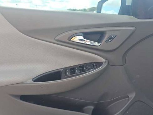 Used 2021 Chevrolet Malibu LT image 4