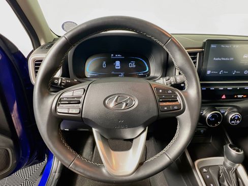 Used 2024 Hyundai Venue SEL FWD image 11