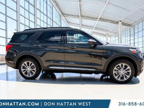 Used 2023 Ford Explorer XLT w/ Equipment Group 202A AWD/4WD image 35