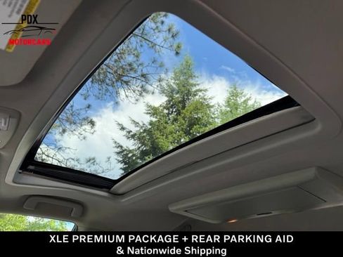 Used 2017 Toyota Sienna XLE Premium FWD image 26