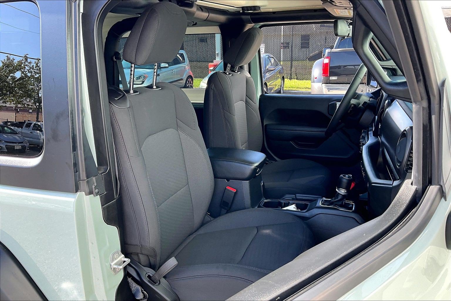 Used 2023 Jeep Wrangler Sport AWD/4WD image 9