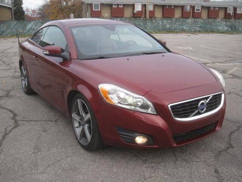 Used 2011 Volvo C70 T5 FWD image 3