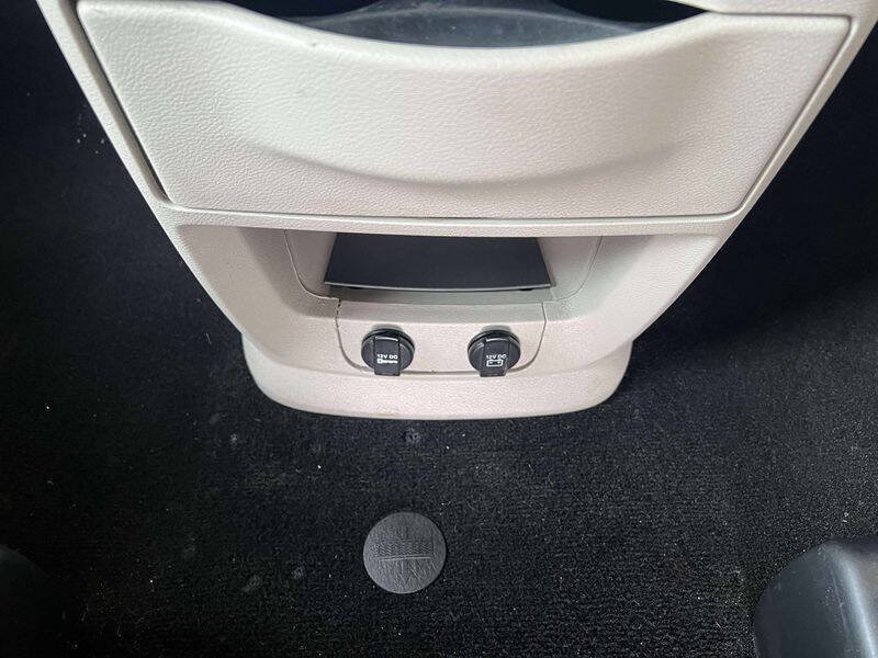 Used 2018 Dodge Grand Caravan SE FWD image 24