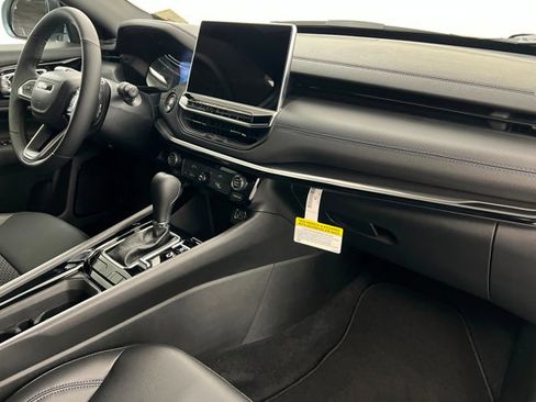 New 2026 Jeep Compass Latitude image 24