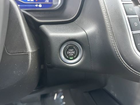 Used 2022 Chevrolet Suburban LT image 25