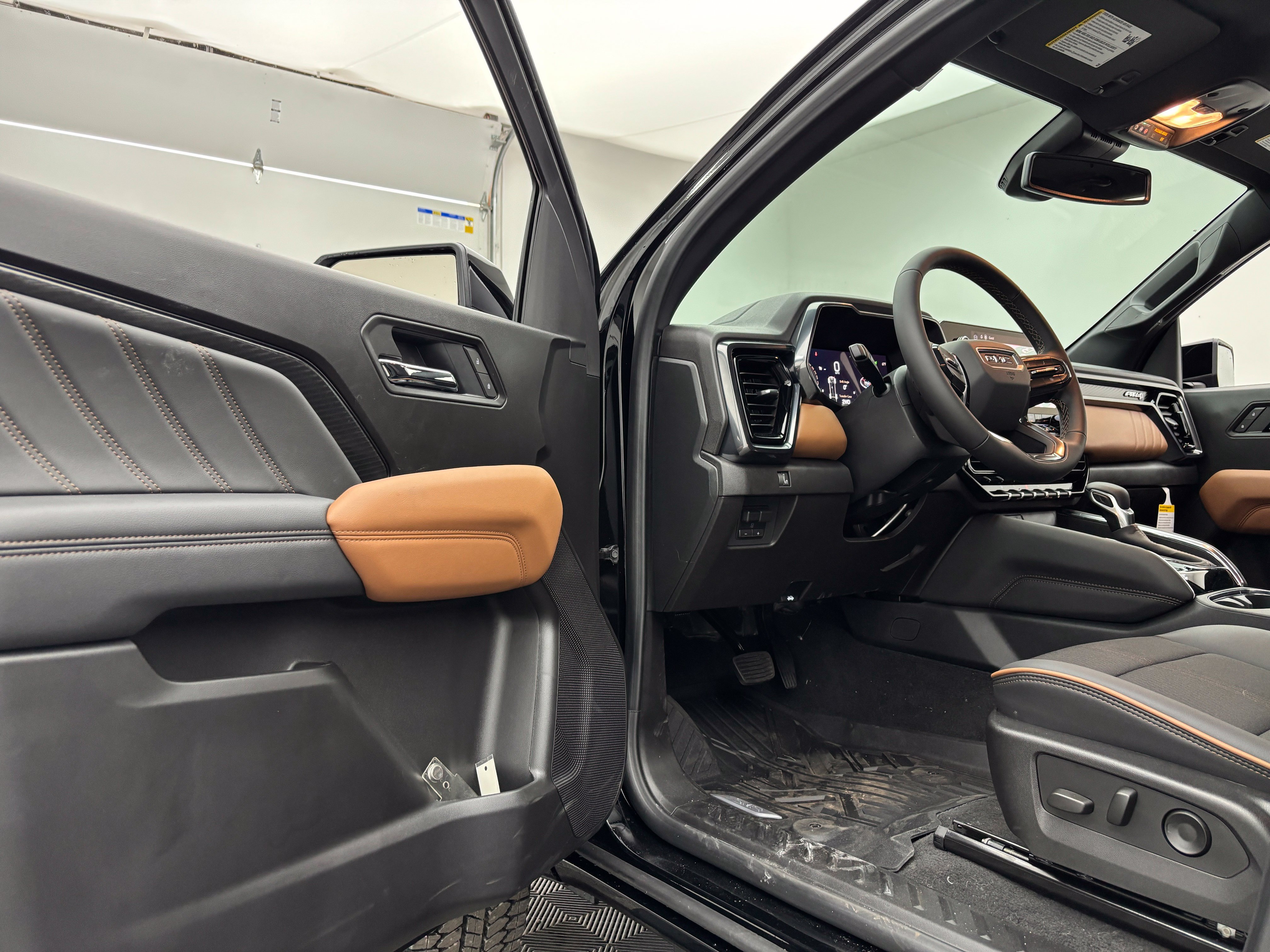 New 2026 GMC Canyon AT4 w/ Nightfall Essentials Package AWD/4WD image 15