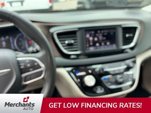 Used 2023 Chrysler Voyager LX FWD image 5