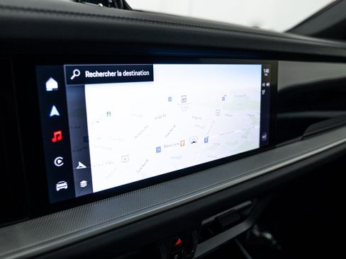 Certified 2025 Porsche Cayenne Coupe AWD/4WD image 23