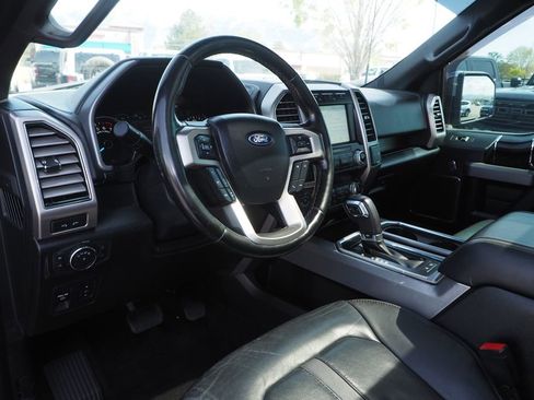 Used 2019 Ford F150 Platinum w/ Equipment Group 701A Luxury image 12
