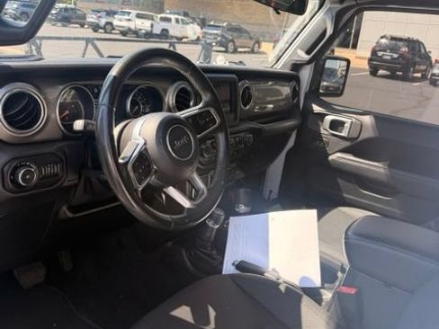 Used 2019 Jeep Wrangler Unlimited Sahara AWD/4WD image 7