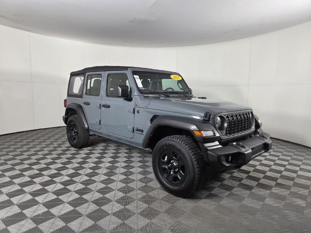Used 2025 Jeep Wrangler Unlimited Sport AWD/4WD image 2