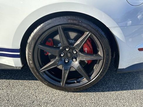 Used 2022 Ford Mustang Shelby GT500 w/ Carbon Fiber Track Pack image 19