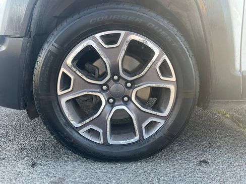 Used 2016 Jeep Renegade Limited FWD image 11