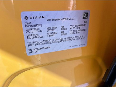 Used 2023 Rivian R1S Adventure image 32