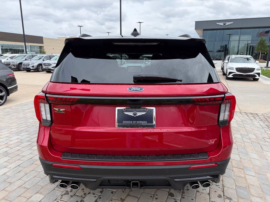 Used 2025 Ford Explorer ST AWD/4WD image 4