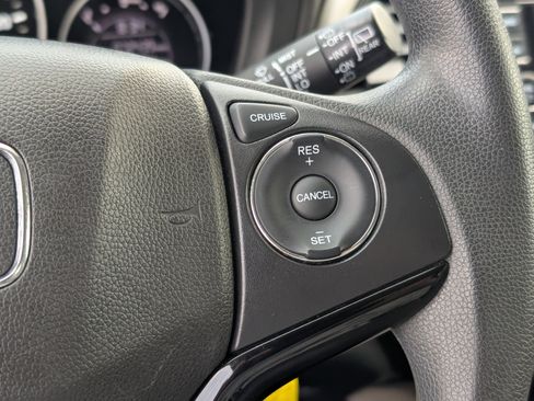 Used 2021 Honda HR-V LX image 17