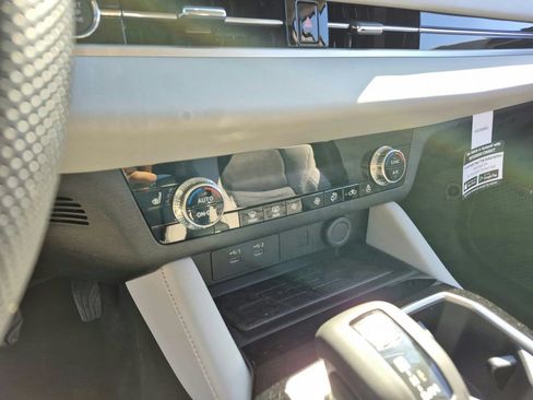 New 2026 Mitsubishi Outlander SE FWD image 23