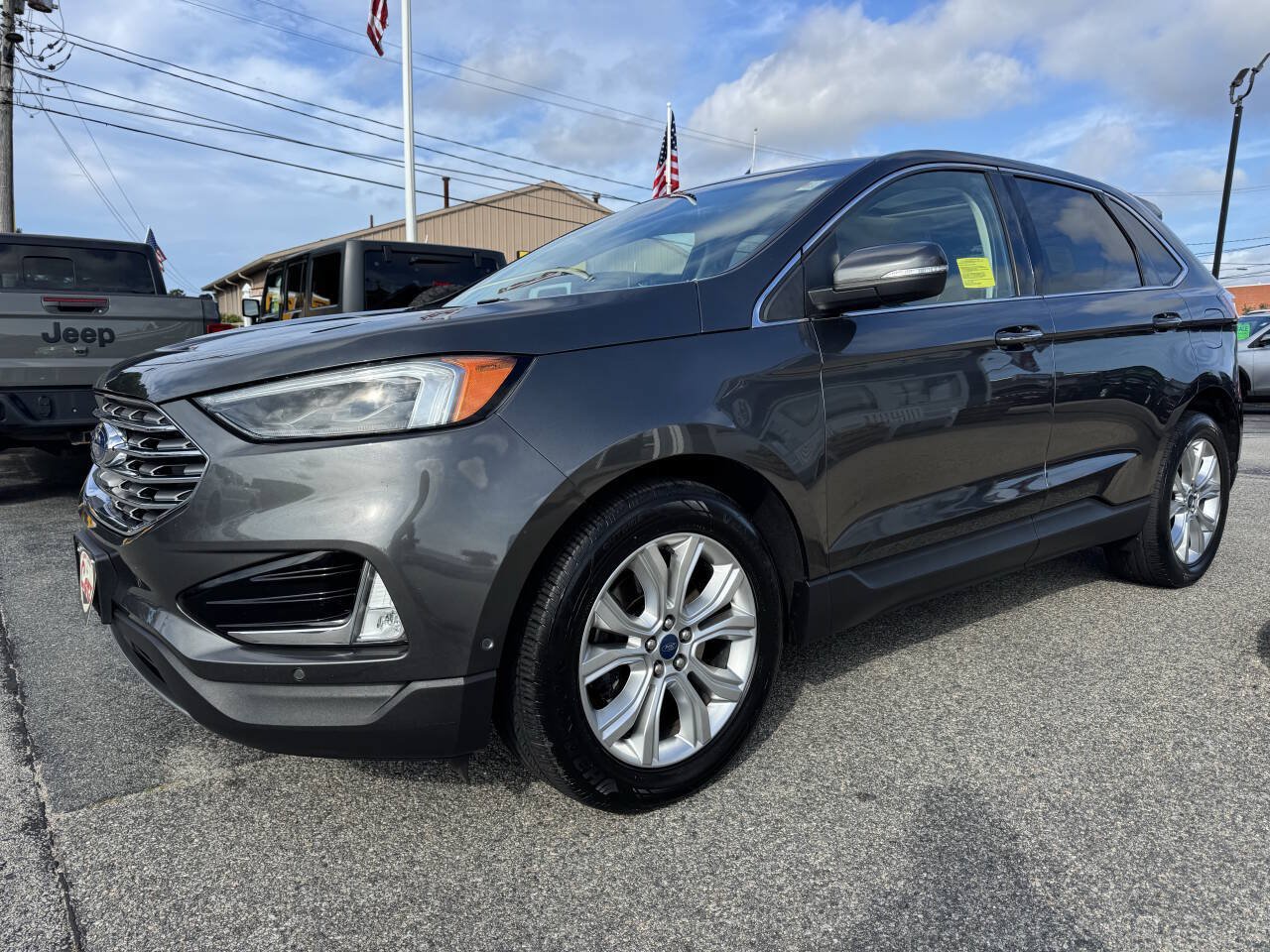 Used 2020 Ford Edge Titanium w/ Equipment Group 301A AWD/4WD image 3