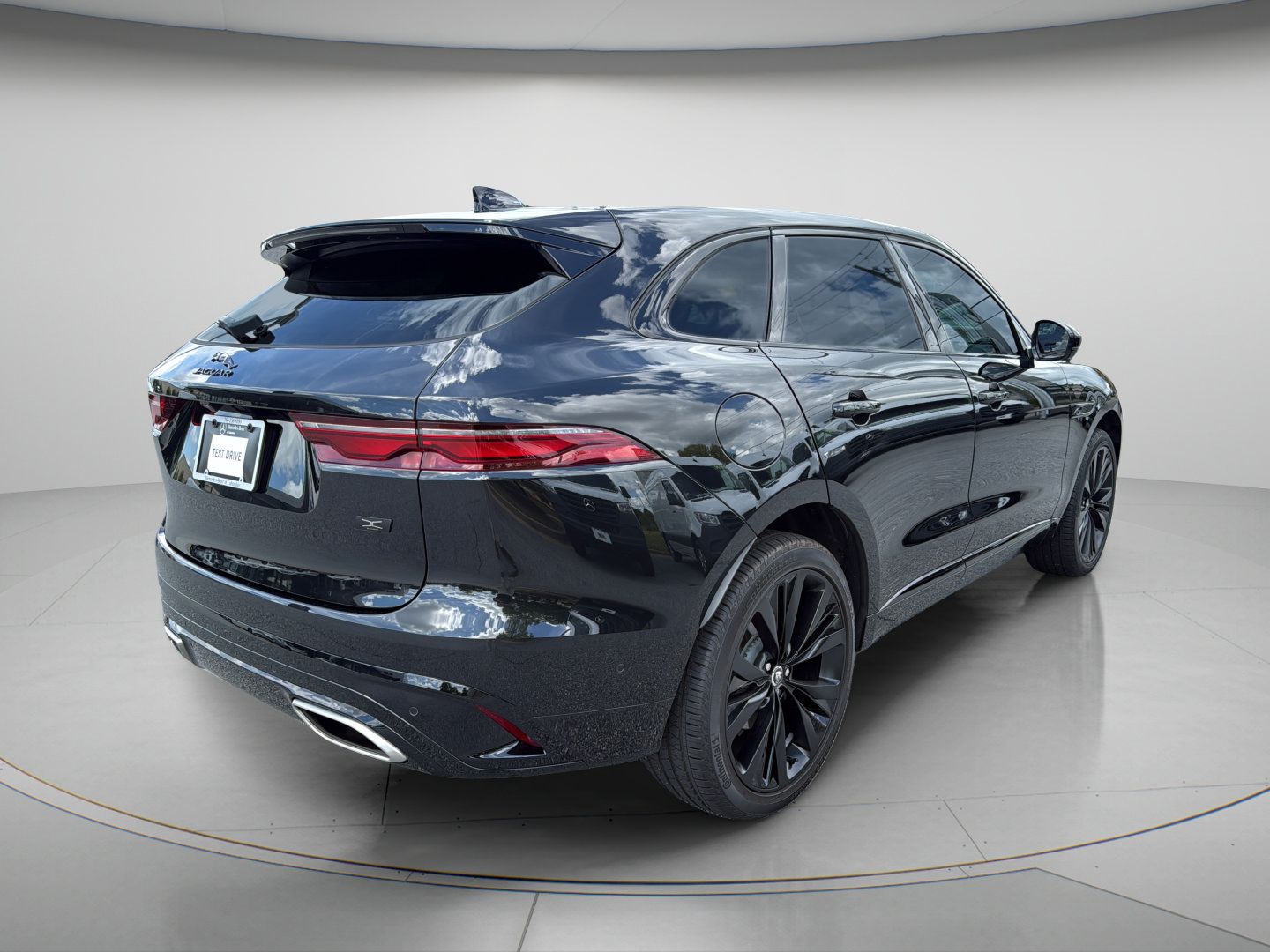 Used 2026 Jaguar F-PACE R-Dynamic S AWD/4WD image 5