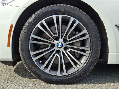 Used 2020 BMW 530i xDrive w/ Convenience Package AWD/4WD image 9