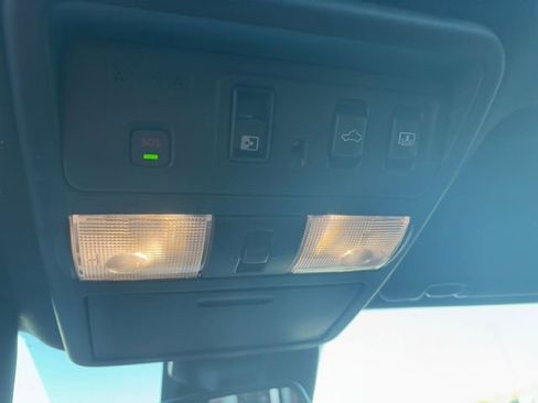 Used 2021 Nissan Titan Platinum Reserve w/ Moonroof Package image 21